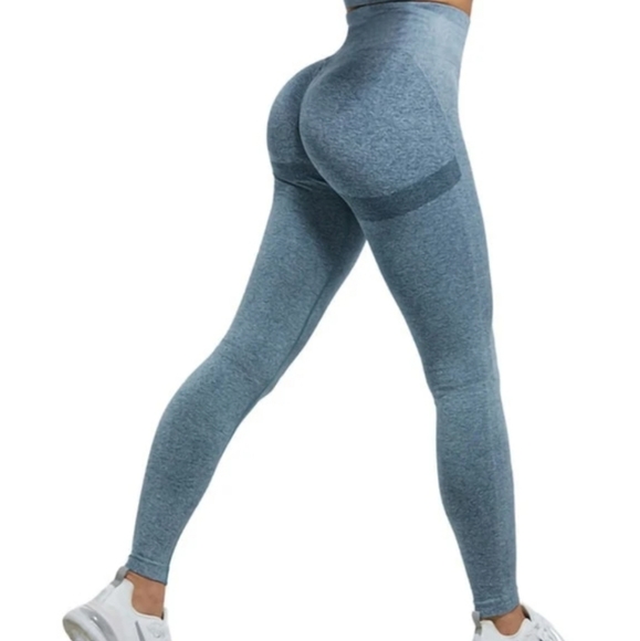 Butt lifting leggings $30 - Picture 2 of 3